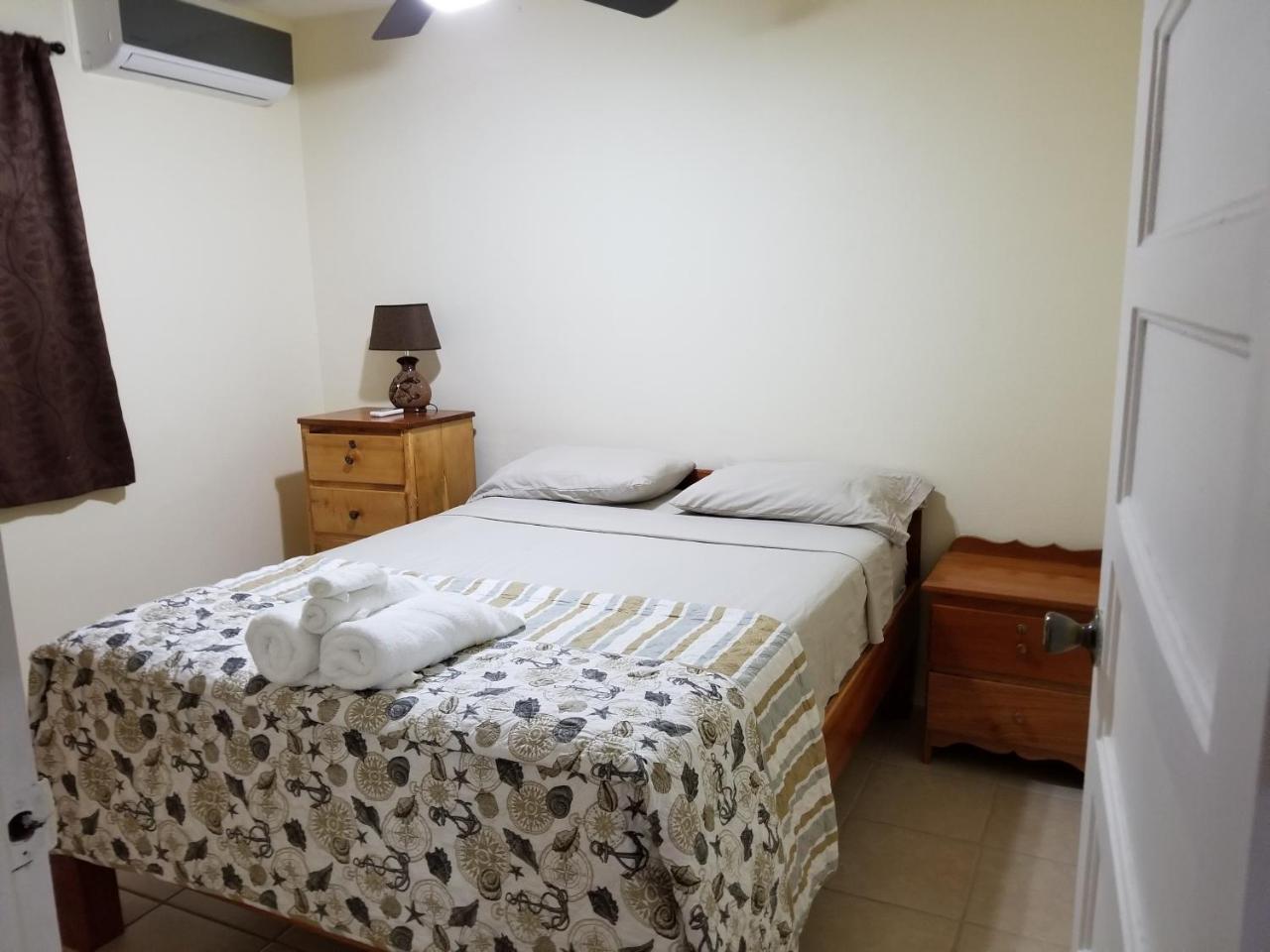 Canuck Cottages 4* Caye Caulker