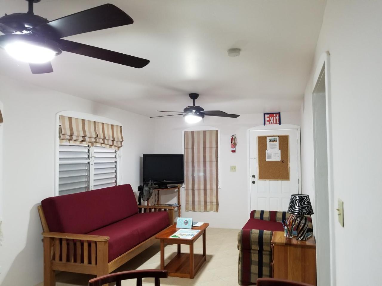 Casa de hóspedes Canuck Cottages 4*