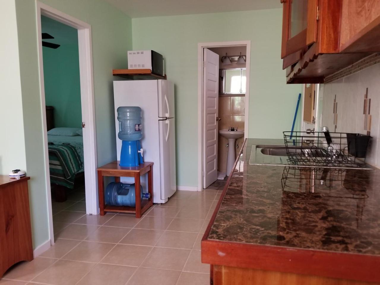Casa de hóspedes Canuck Cottages 4*