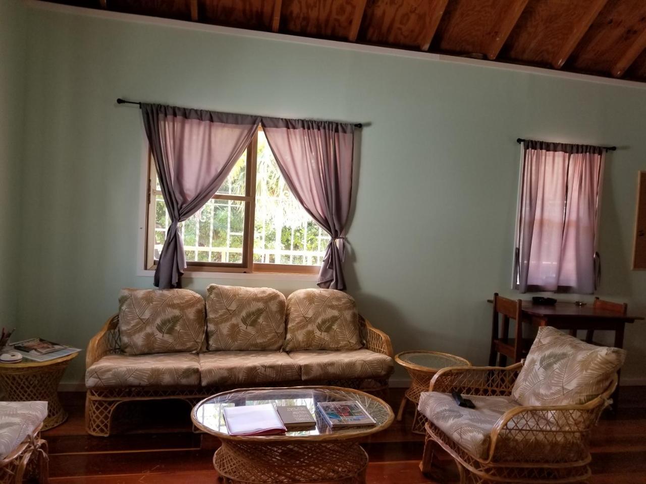 Canuck Cottages 4*