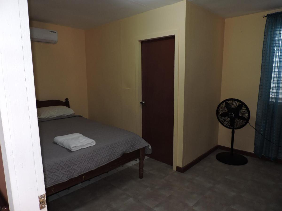 Wild Panther's & 3* Caye Caulker