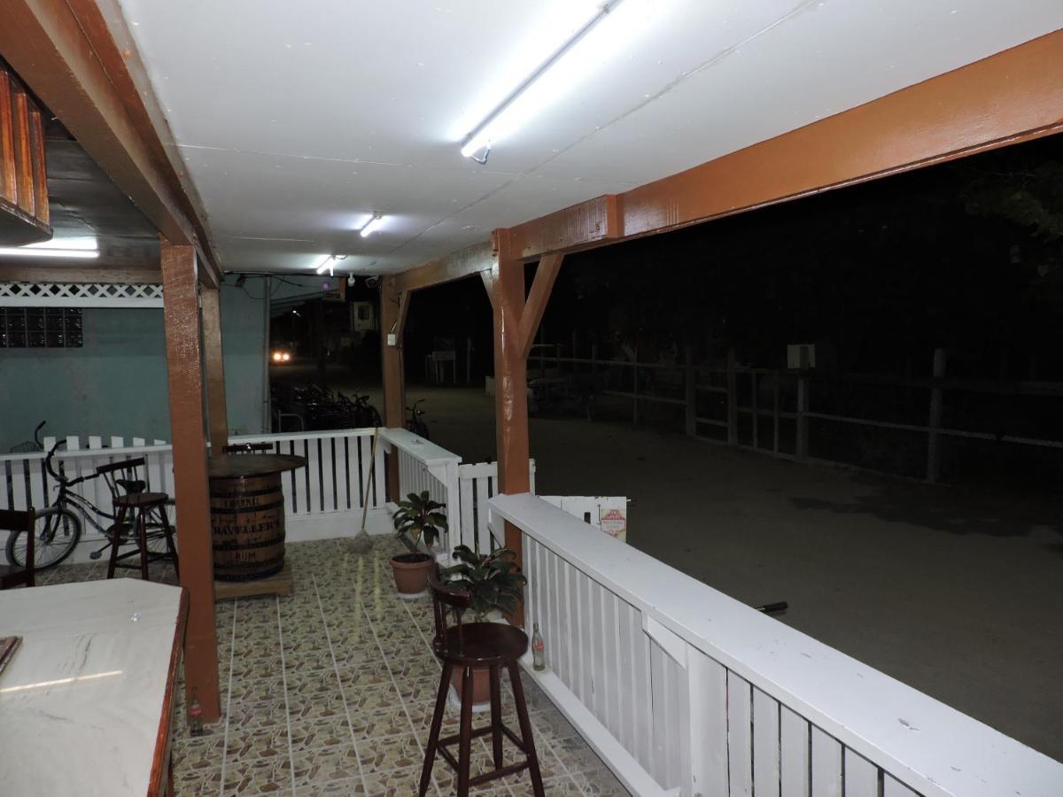 Wild Panther's & Hotel Caye Caulker